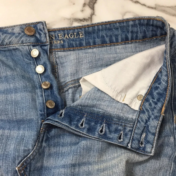 American Eagle Cut Off Mini Jean Skirt Womens 8 Light Wash Button Fly - Picture 6 of 12